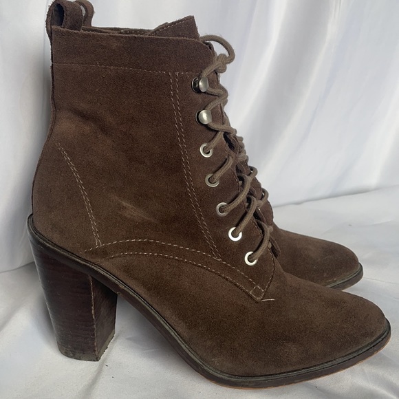 BCBGENERATION WOMAN BROWN SUEDE BOOTS SIZE 7.5 - Picture 5 of 9